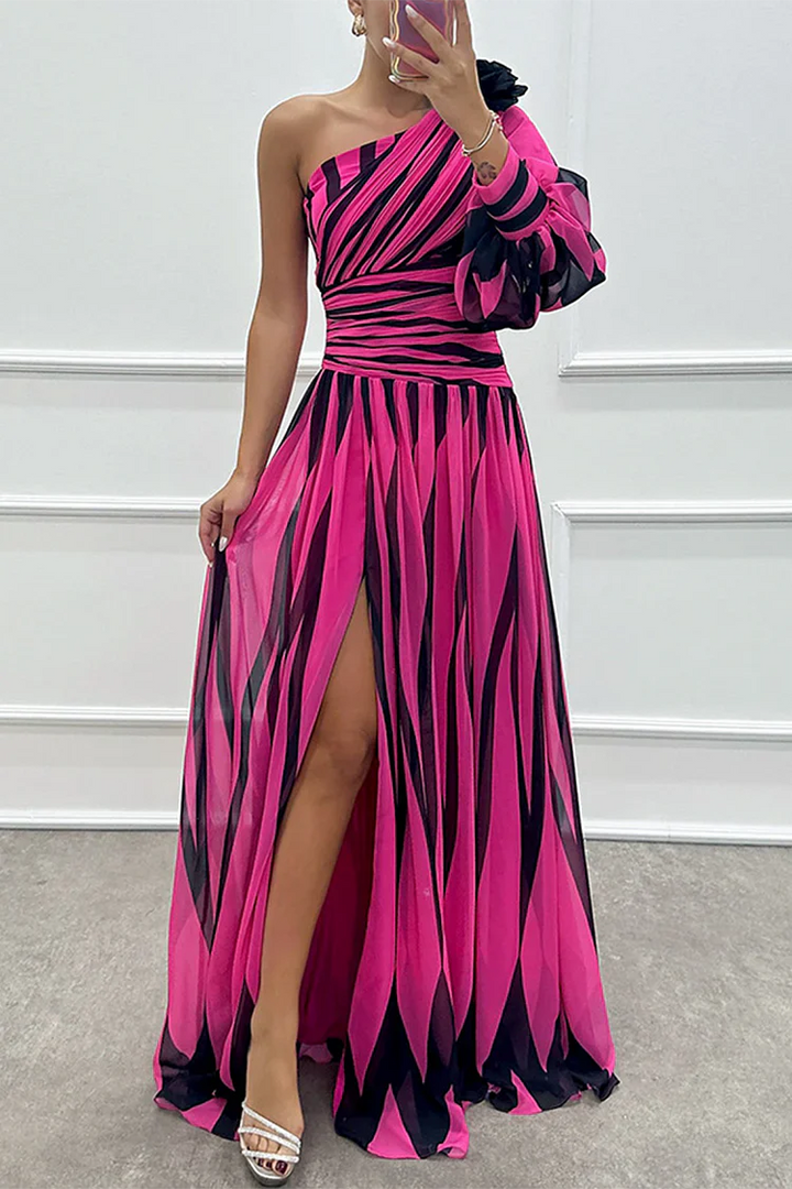 Chloe – Elegantes gestreiftes Maxikleid mit einem Schulterträger