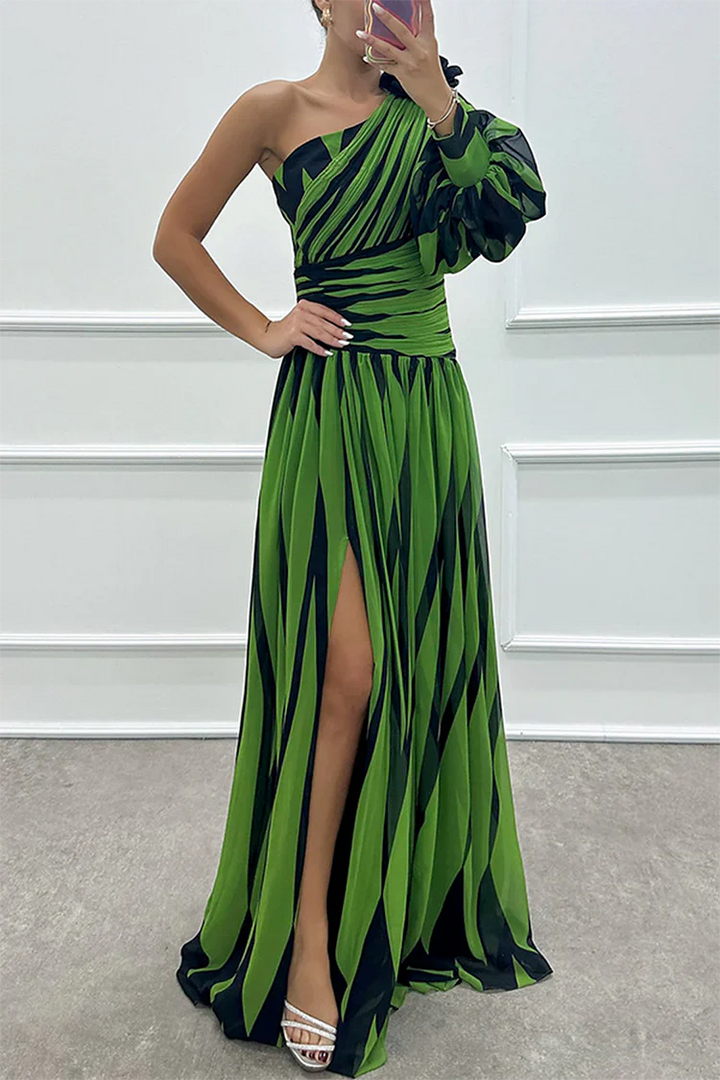 Chloe – Elegantes gestreiftes Maxikleid mit einem Schulterträger
