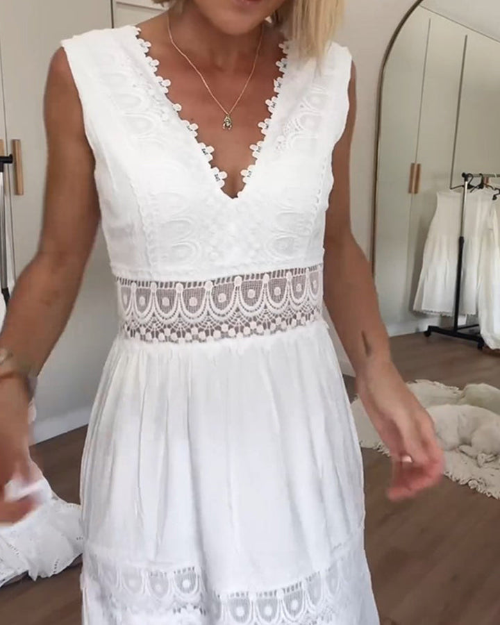 Kim | Spitzen V-Ausschnitt Kleid (Fast ausverkauft)