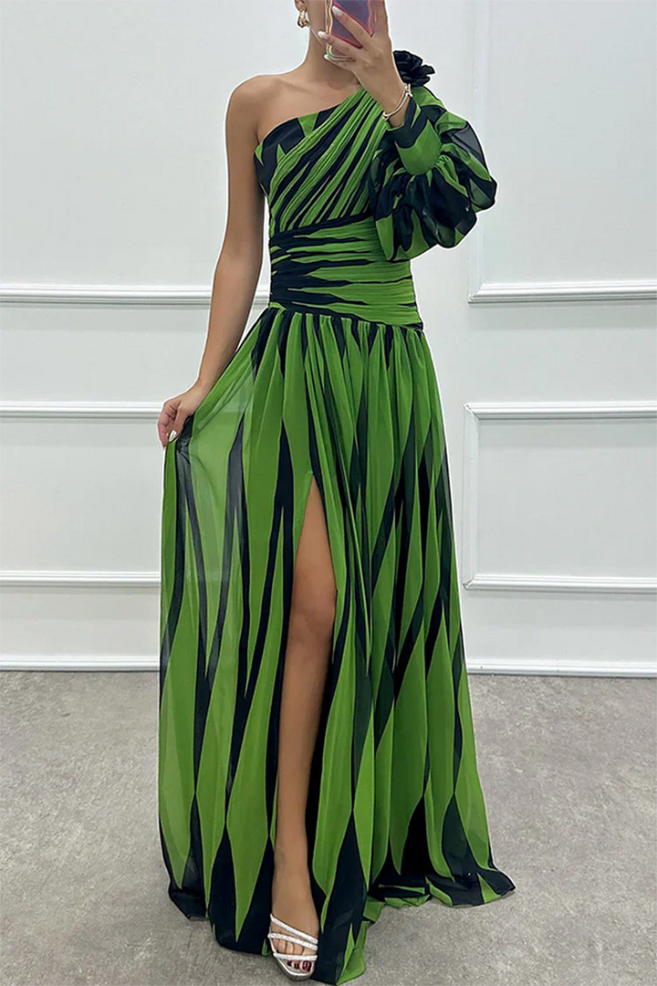 Chloe – Elegantes gestreiftes Maxikleid mit einem Schulterträger