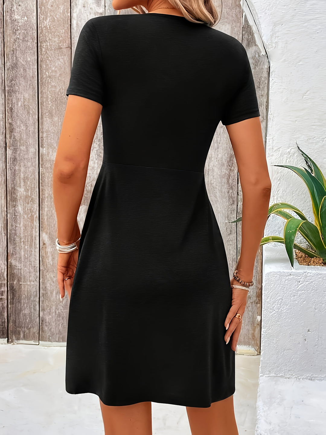 Feliz™ - Schickes Kleid mit gedrehtem V-Ausschnitt