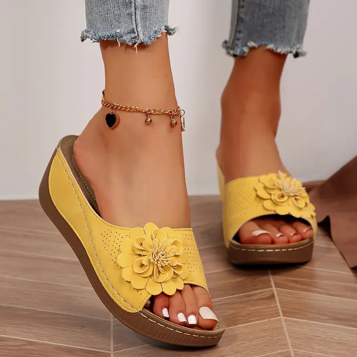 Belle™ - Orthopädische Sandalen mit Blumenmuster