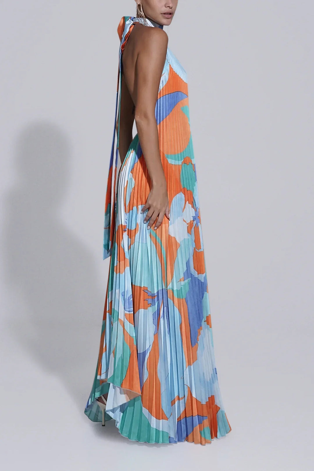 Isla – Elegantes Halter Plissiertes Maxikleid