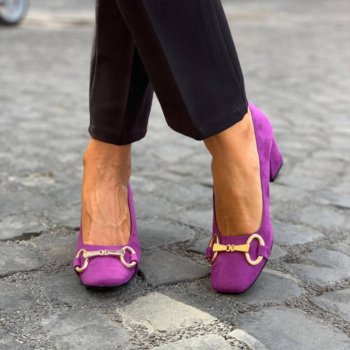 ELEGANTE PUMPS MIT GOLDDETAILS