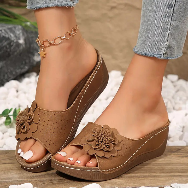 Belle™ - Orthopädische Sandalen mit Blumenmuster