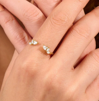 Noelia - Ring aus goldenem Kristallglas