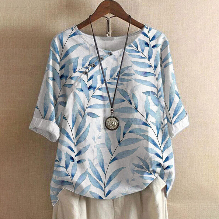 Claudine™ – Bluse mit Blattdruck und Knopfdetails