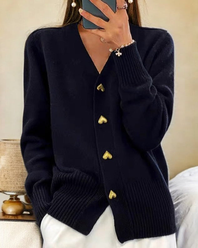 Adele™ - Eleganter Herzknopf-Cardigan