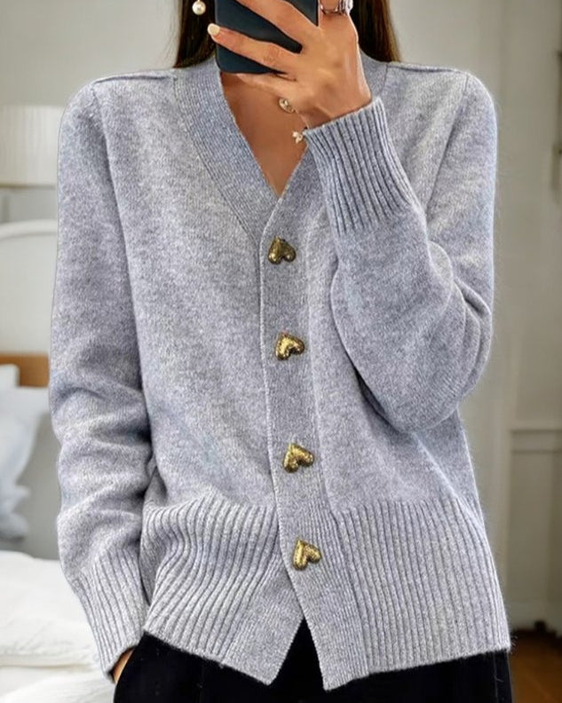 Adele™ - Eleganter Herzknopf-Cardigan